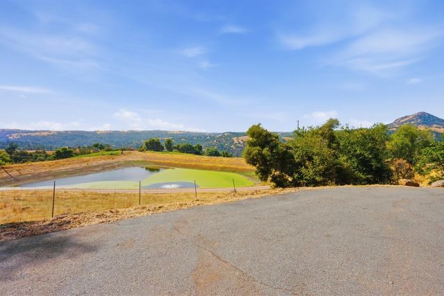 8857 Miwok Trl, Mokelumne Hill, CA 95245