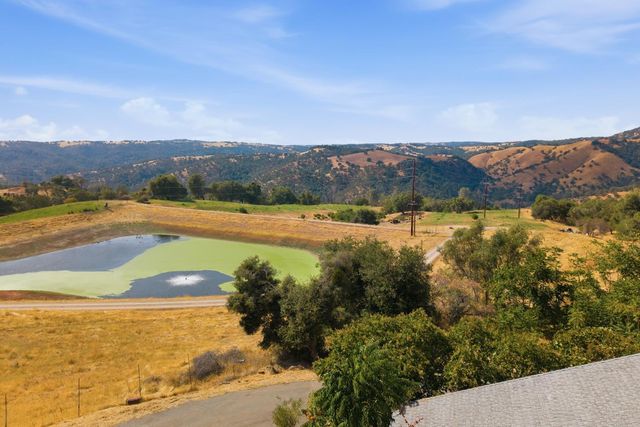 8857 Miwok Trl, Mokelumne Hill, CA 95245