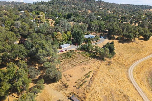 8857 Miwok Trl, Mokelumne Hill, CA 95245