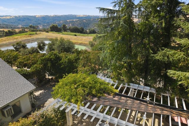 8857 Miwok Trl, Mokelumne Hill, CA 95245