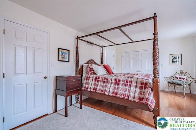 15 Holly Court, Easton, PA 18040