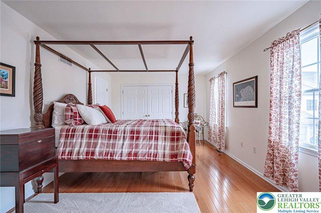 15 Holly Court, Easton, PA 18040