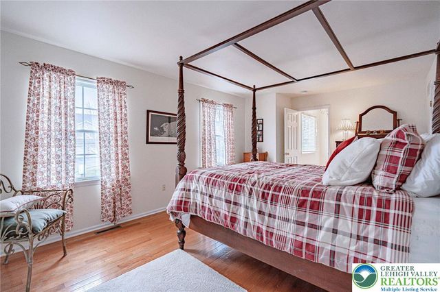 15 Holly Court, Easton, PA 18040