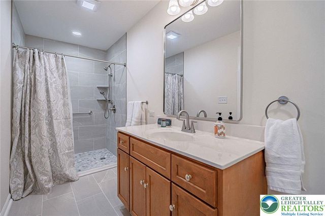 15 Holly Court, Easton, PA 18040