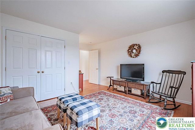 15 Holly Court, Easton, PA 18040