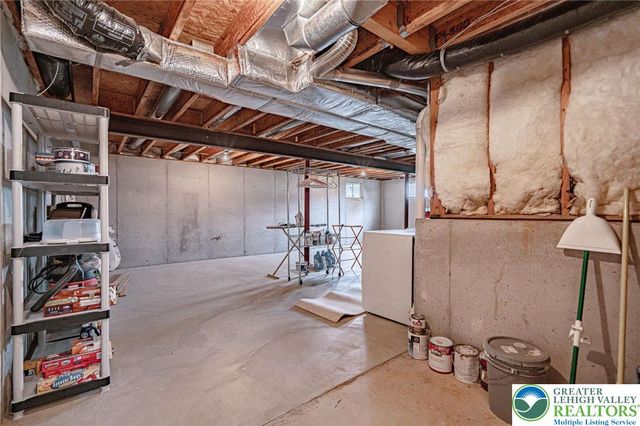 15 Holly Court, Easton, PA 18040