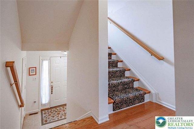 15 Holly Court, Easton, PA 18040