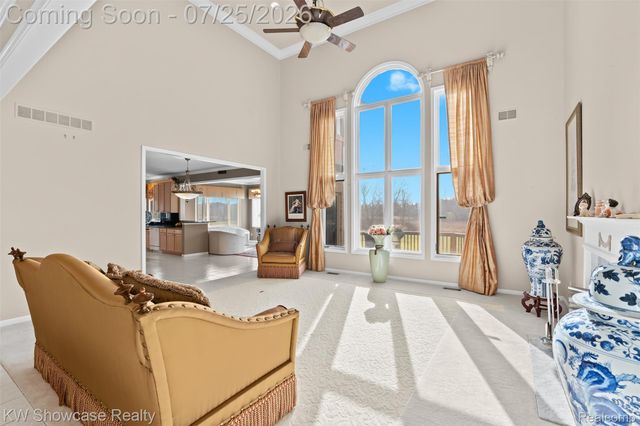 2955 Ivy Hill Drive, Commerce Charter Township, MI 48382