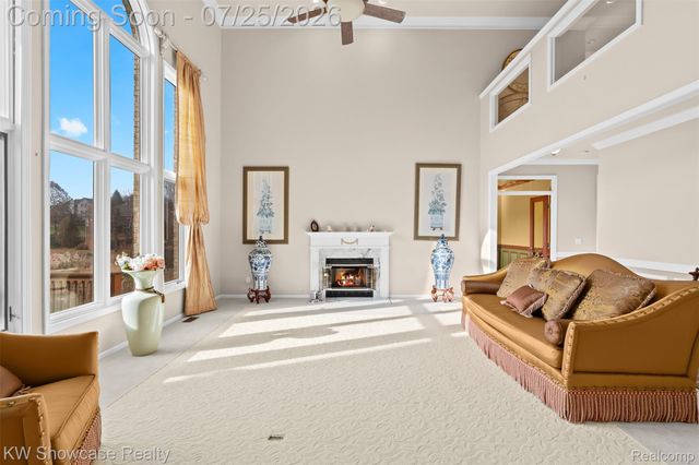 2955 Ivy Hill Drive, Commerce Charter Township, MI 48382