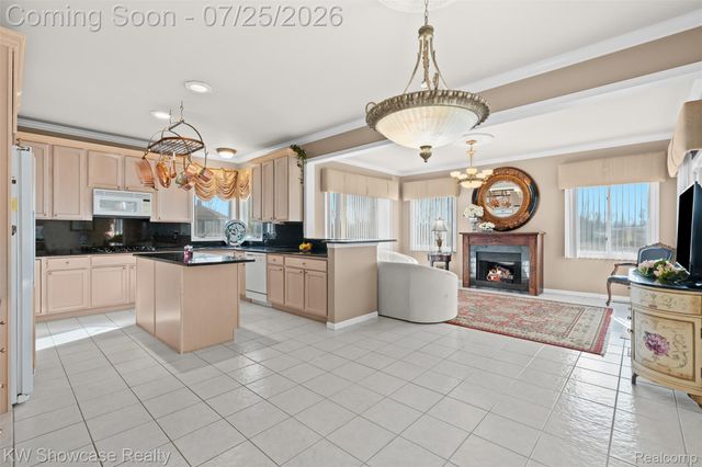 2955 Ivy Hill Drive, Commerce Charter Township, MI 48382