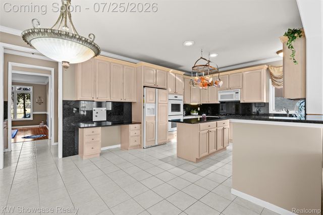 2955 Ivy Hill Drive, Commerce Charter Township, MI 48382