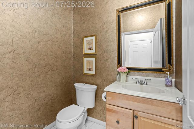 2955 Ivy Hill Drive, Commerce Charter Township, MI 48382