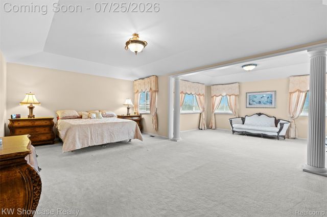 2955 Ivy Hill Drive, Commerce Charter Township, MI 48382