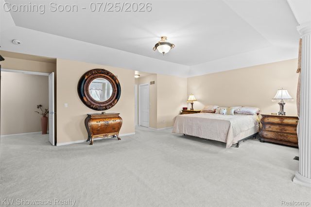 2955 Ivy Hill Drive, Commerce Charter Township, MI 48382