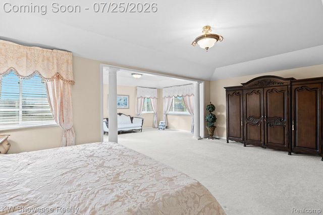 2955 Ivy Hill Drive, Commerce Charter Township, MI 48382