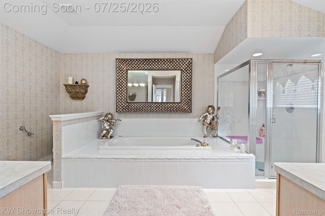 2955 Ivy Hill Drive, Commerce Charter Township, MI 48382