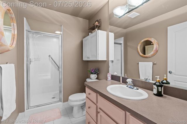 2955 Ivy Hill Drive, Commerce Charter Township, MI 48382