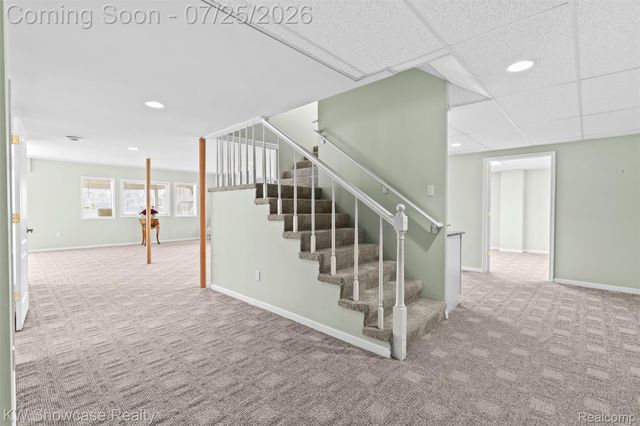 2955 Ivy Hill Drive, Commerce Charter Township, MI 48382