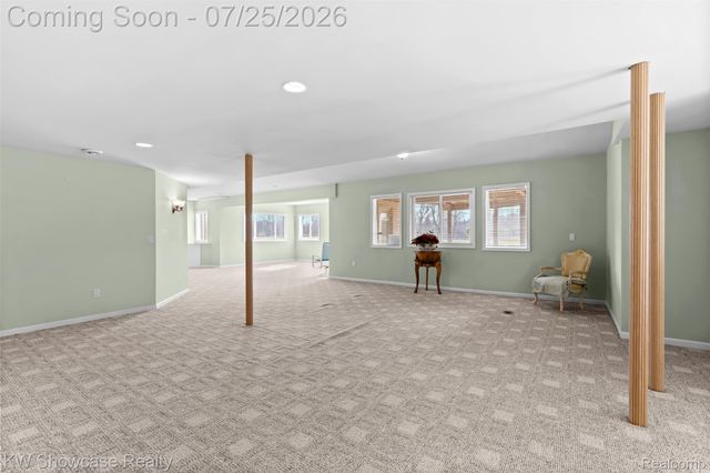 2955 Ivy Hill Drive, Commerce Charter Township, MI 48382