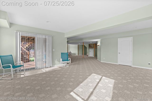 2955 Ivy Hill Drive, Commerce Charter Township, MI 48382