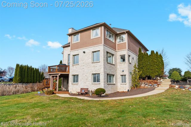 2955 Ivy Hill Drive, Commerce Charter Township, MI 48382