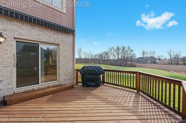 2955 Ivy Hill Drive, Commerce Charter Township, MI 48382