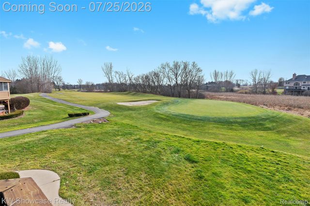 2955 Ivy Hill Drive, Commerce Charter Township, MI 48382