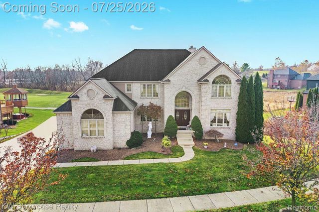2955 Ivy Hill Drive, Commerce Charter Township, MI 48382