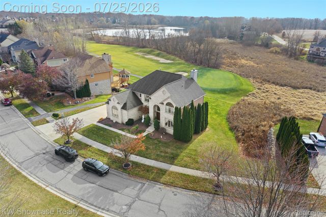 2955 Ivy Hill Drive, Commerce Charter Township, MI 48382