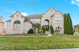2955 Ivy Hill Drive, Commerce Charter Township, MI 48382