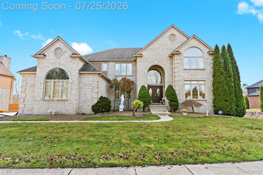 2955 Ivy Hill Drive, Commerce Charter Township, MI 48382