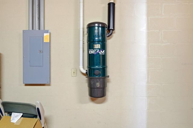 109 AVALON DRIVE, Ormond Beach, FL 32176