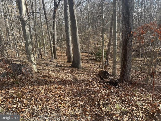 8 MT CALVARY LN, Mullica Hill, NJ 08062