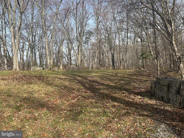 8 MT CALVARY LN, Mullica Hill, NJ 08062