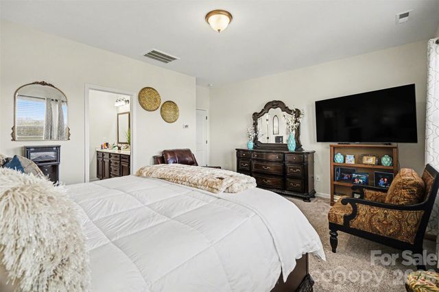 15200 Autumn Sage Drive, Charlotte, NC 28278