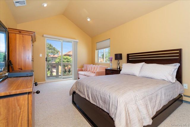 40 E Penn Street, Long Beach, NY 11561