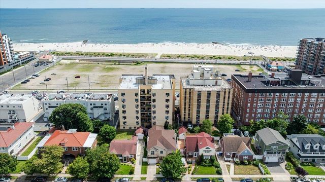 40 E Penn Street, Long Beach, NY 11561