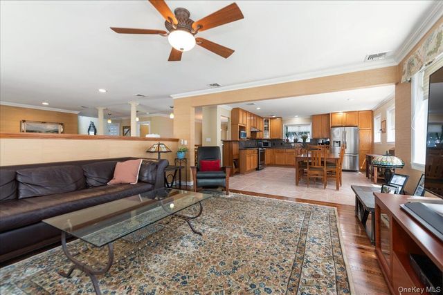 40 E Penn Street, Long Beach, NY 11561