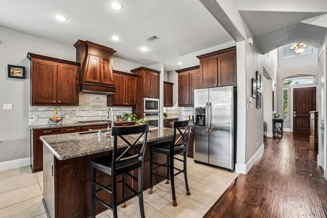 307 Ridgewood Drive, Lewisville, TX 75067