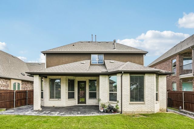 307 Ridgewood Drive, Lewisville, TX 75067