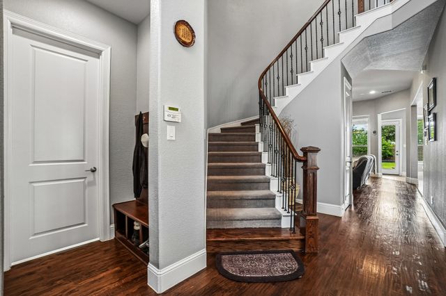 307 Ridgewood Drive, Lewisville, TX 75067