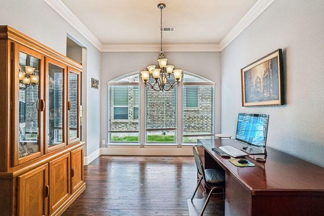 307 Ridgewood Drive, Lewisville, TX 75067