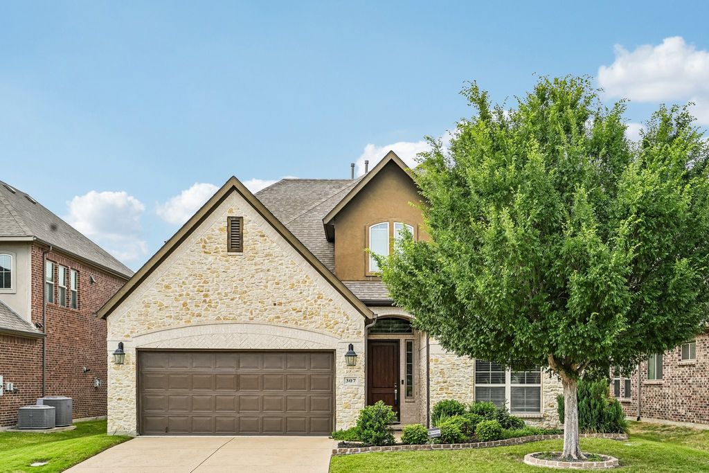 307 Ridgewood Drive, Lewisville, TX 75067