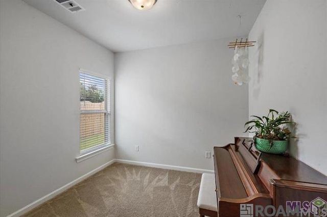 560 S Ida Ave, Gonzales, LA 70737