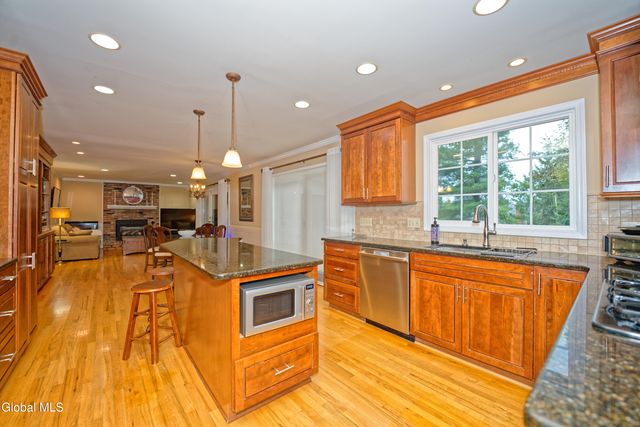 10 Birch Hill Road, Albany, NY 12211