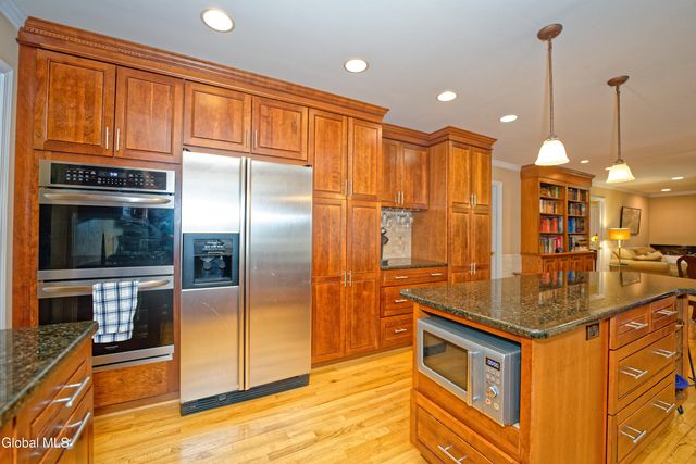 10 Birch Hill Road, Albany, NY 12211