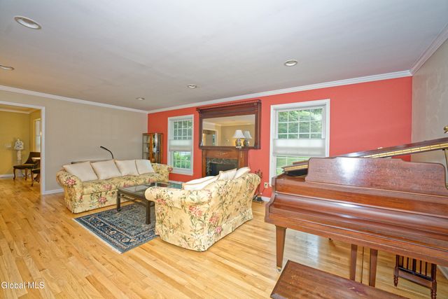 10 Birch Hill Road, Albany, NY 12211