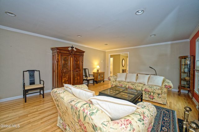 10 Birch Hill Road, Albany, NY 12211