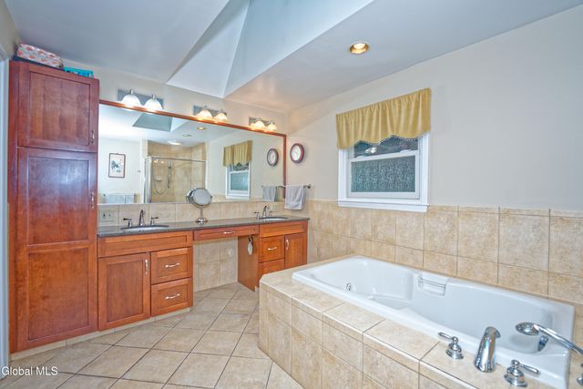 10 Birch Hill Road, Albany, NY 12211