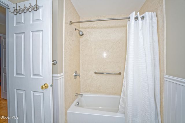 10 Birch Hill Road, Albany, NY 12211